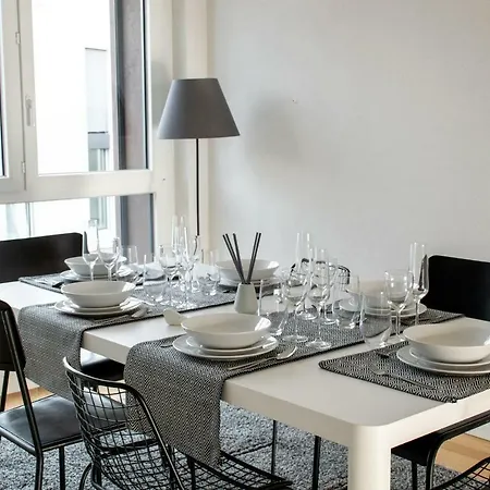 Spacieux Et Moderne 3.5 Pièces à *