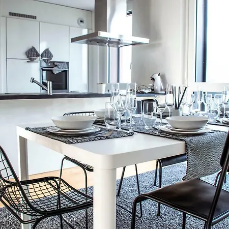 Spacieux Et Moderne 3.5 Pièces à *