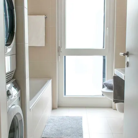 Spacieux Et Moderne 3.5 Pièces à Apartamento