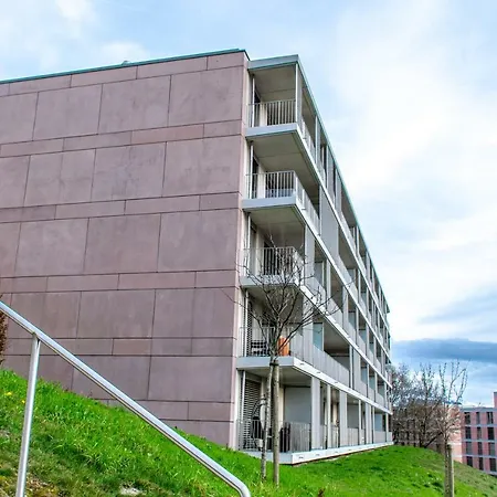 Spacieux Et Moderne 3.5 Pièces à