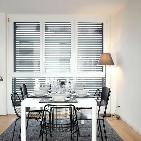 Spacieux Et Moderne 3.5 Pièces à *